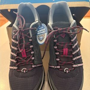Columbia Women's 9.5 Gray & Pink Waterproof Breathable Athletic Shoes